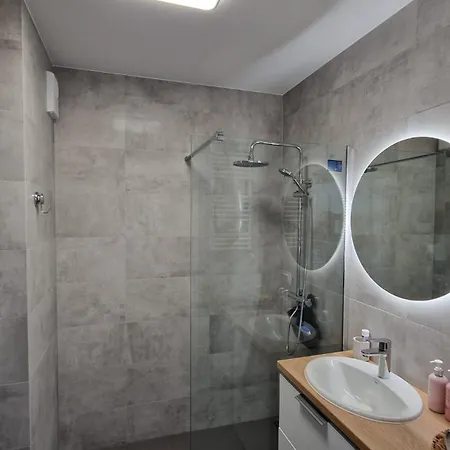 White Glove Deluxe Abstrakcja Parking Free * Olsztyn (Warmian-Masurian)